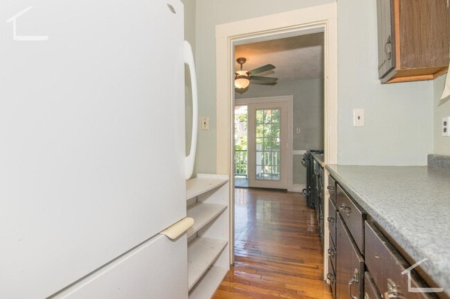 Photo - No Brokers Fee, No Security Deposit, Pets Friendly, Eat-in Kitchen DEck, Parking for Rent