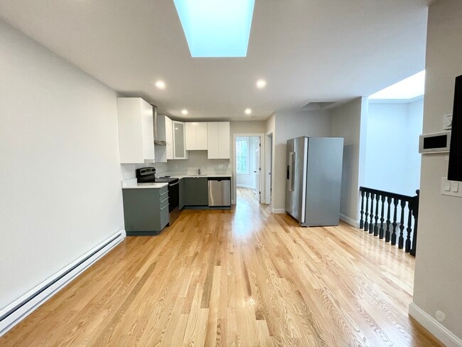 Building Photo - 7 Warwick St Unit 3