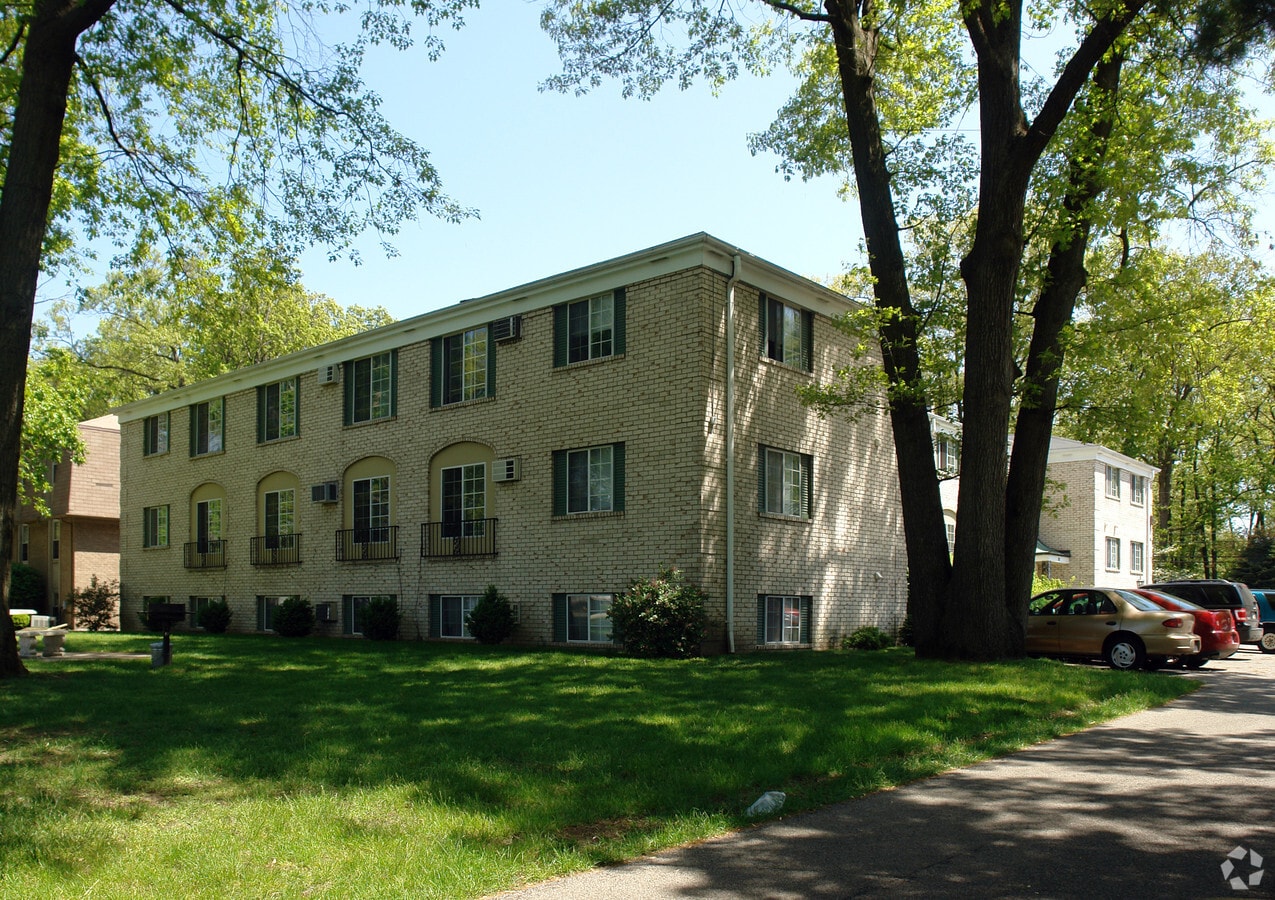 Secor Chateau Apartments - Secor Chateau A 55 & Over Community