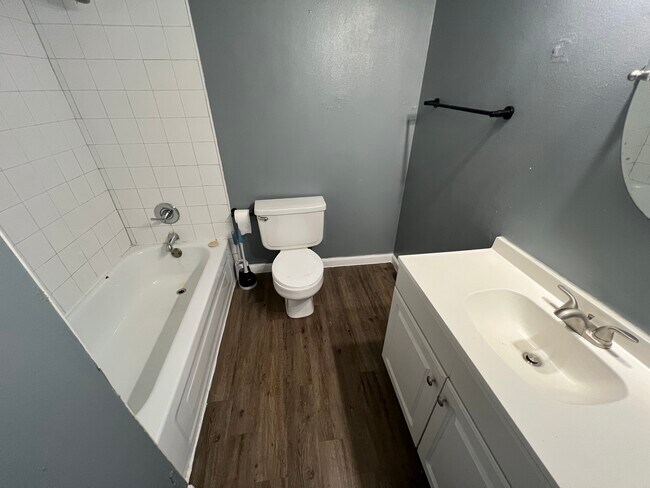 Photo - 44 Royal Crest Dr Townhome