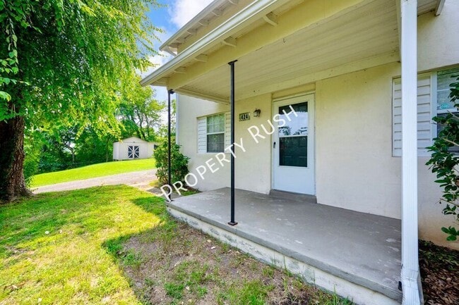 Photo - 424 Hedgewood Dr