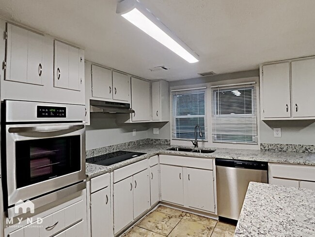 Photo - 785 Edenton Ct
