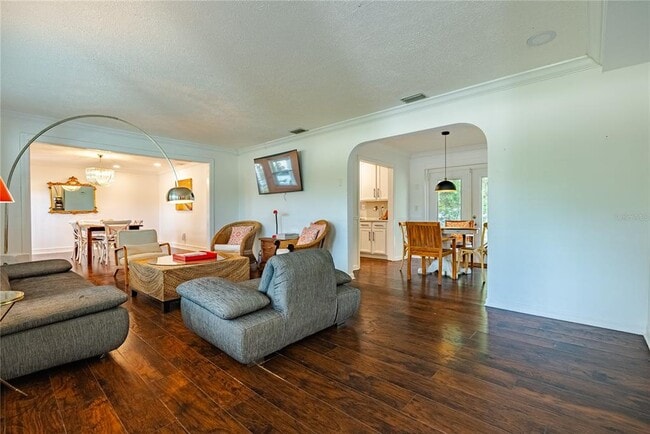 Photo - 401 Bullard Pkwy