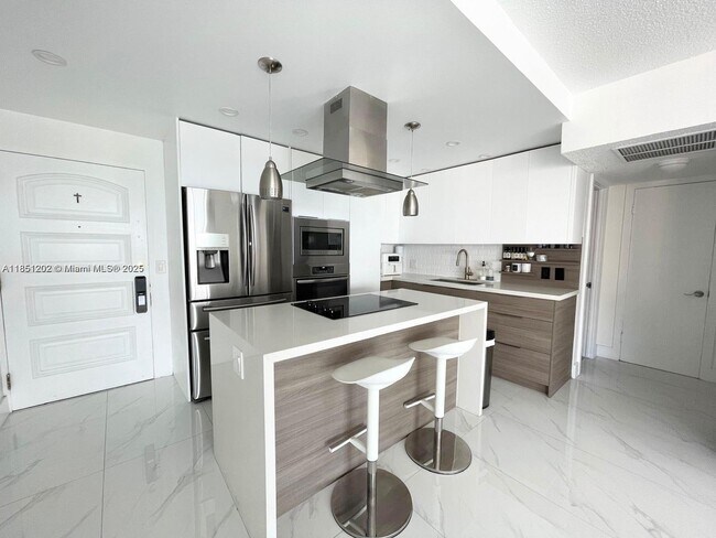 Building Photo - 11111 Biscayne Blvd Unit 18H Rental