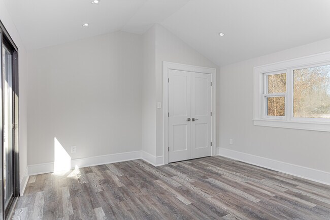 Photo - 2750 Whitney Ave