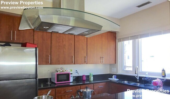 Photo - 110 Strathmore Rd Unit 401