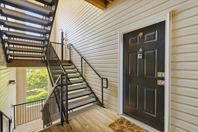 Elegant two bedroom and two bath Condo Living in the Heart of Potomac Falls