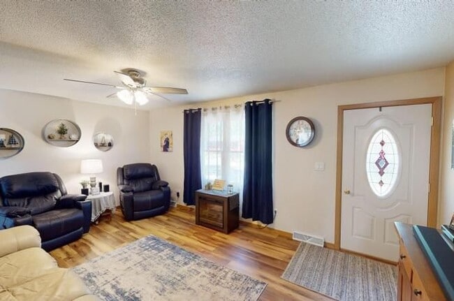 Photo - 1324 12th St S