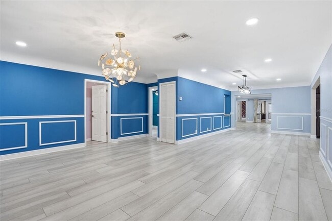 Photo - 2121 Park St N