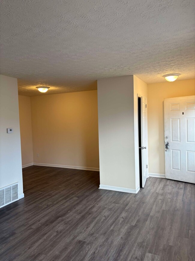 Photo - 1301 Kenilwood Way