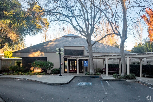 Edificio - Los Gatos Commons