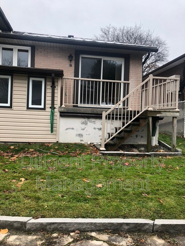 Photo - 905 Central Park Blvd N