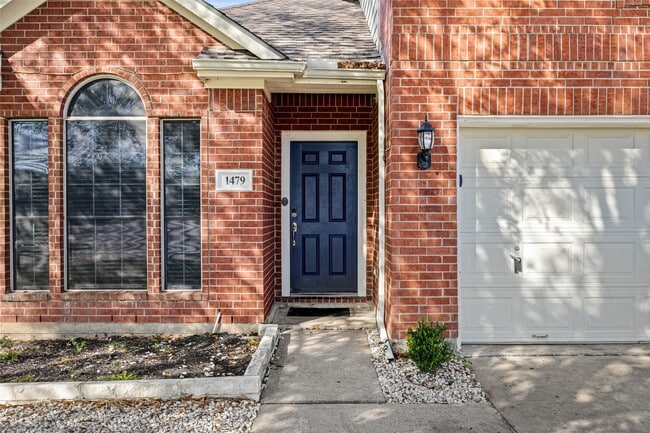 Photo - 1479 Allison St