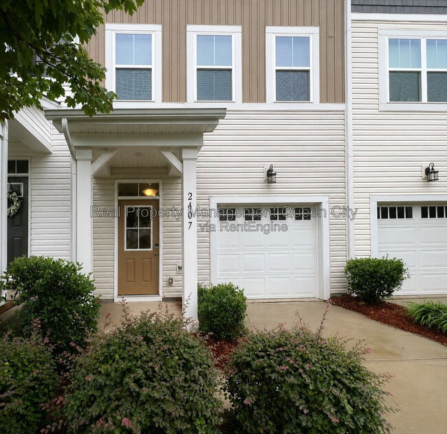 Building Photo - 2407 Lazette Dr