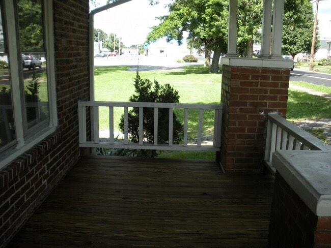 Photo - 2 Bdrm / 1 Bath Brick Cottage Kingsport, TN