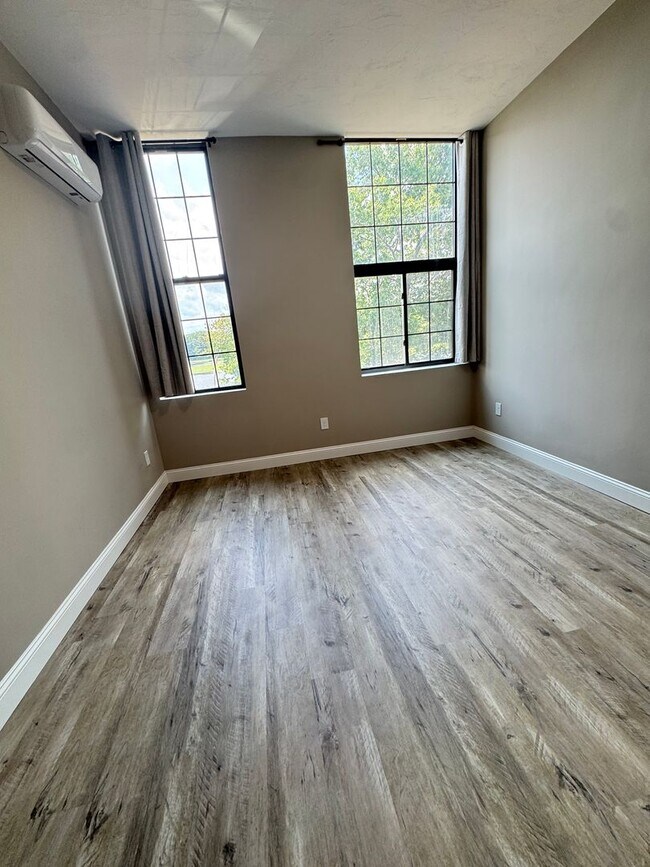 70 Webster St Unit 202
