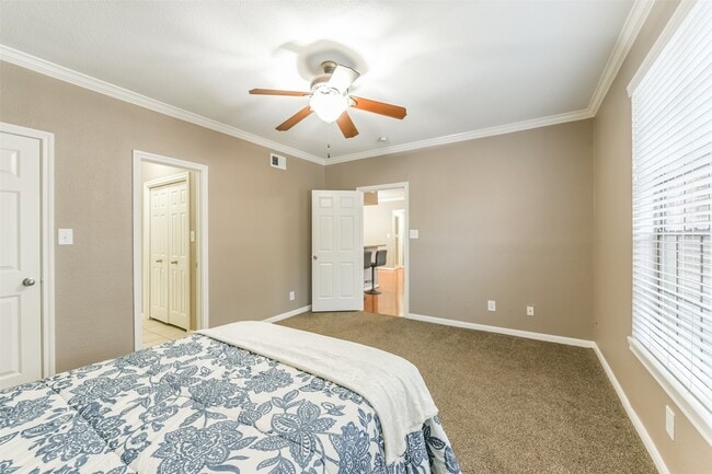 Photo - 2255 Braeswood Park Dr Unit 153