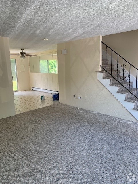 Building Photo - 945 Riverside Dr Unit 7D Rental