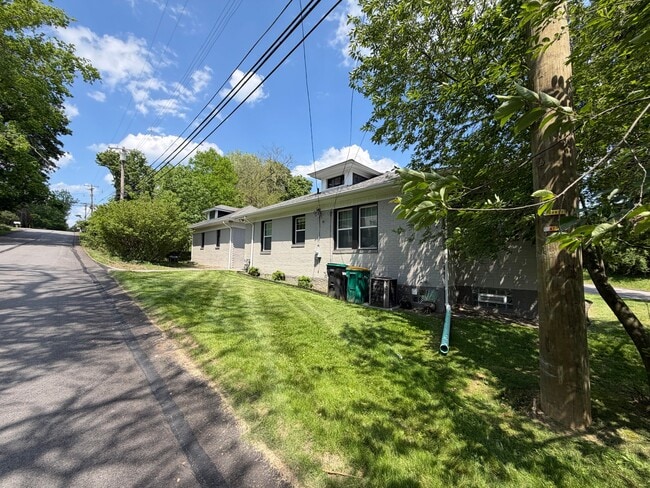 Photo - 3855 Mt Royal Blvd