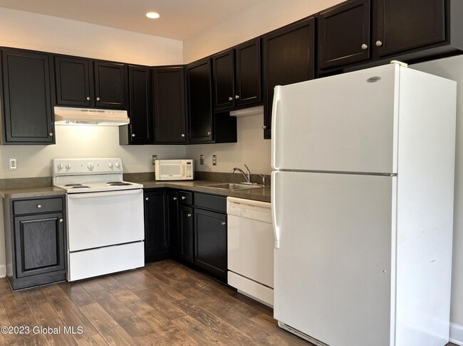 Photo - 15 Lancaster Pl