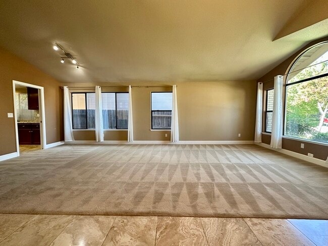 Photo - Beautiful 4 Bedroom Single Story For Rent in Gold River!