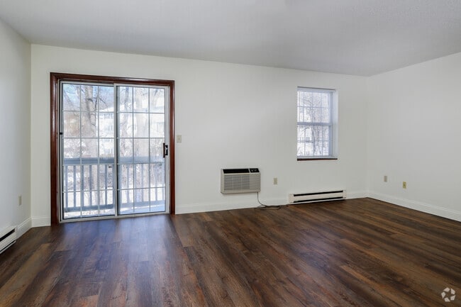 1BR, 1BA - 850SF - Living Room