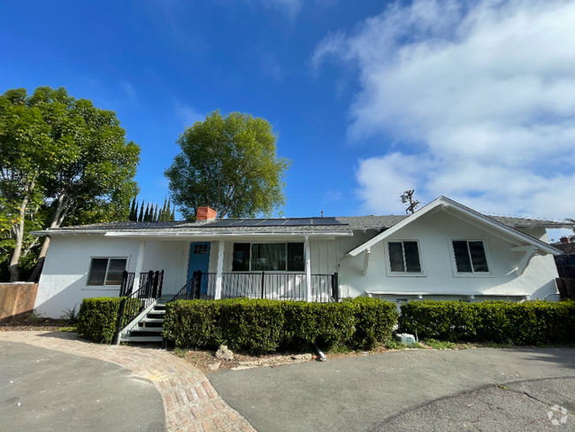 Building Photo - 405 Beaumont Dr Unit A Rental