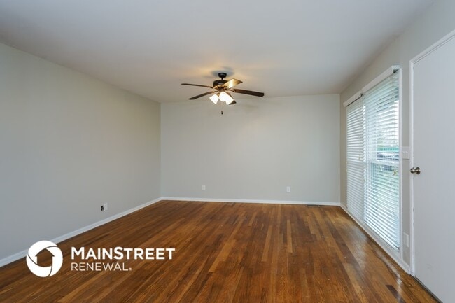 Photo - 634 Overdale Dr