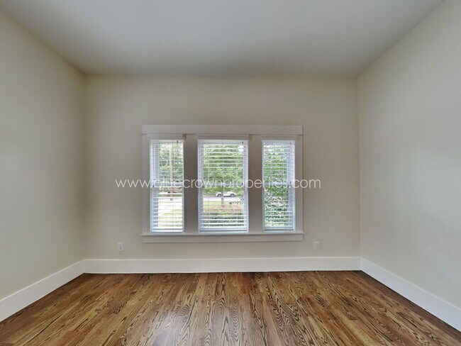 Photo - 5536 Tremont St