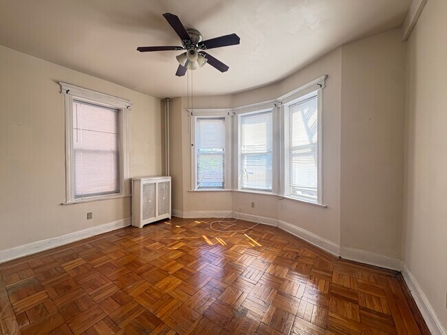 92 W 33rd St C1 - 93 W 33rd St Unit C1