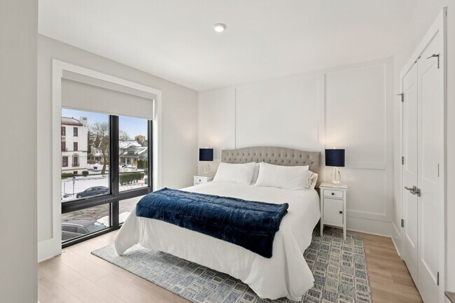 Primary Bedroom - 215 2nd Ave Unit 207