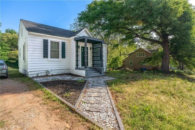 Photo - 1035 Astor Ave SW