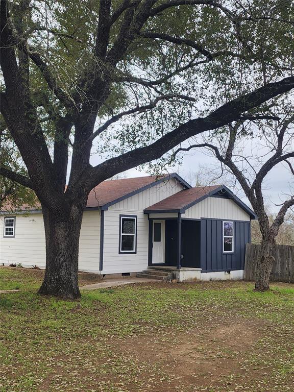 Building Photo - 928 E Cameron Ave