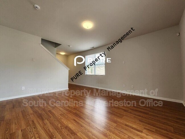 Photo - 437 Watershed Dr