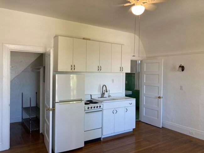 Photo - 929 Georgia St Unit #4