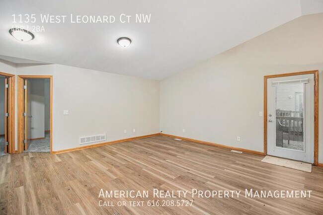 Photo - 1135 W Leonard Ct