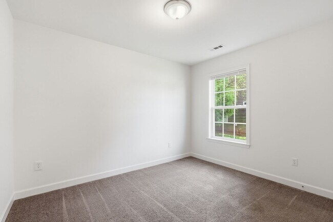 Photo - 305 S Calhoun St