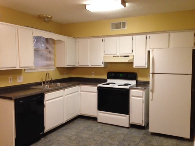 Photo - 3320 Lakeside Pl