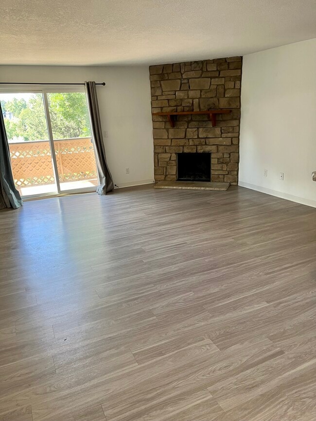 Photo - 410 Zang St Unidad 2-206