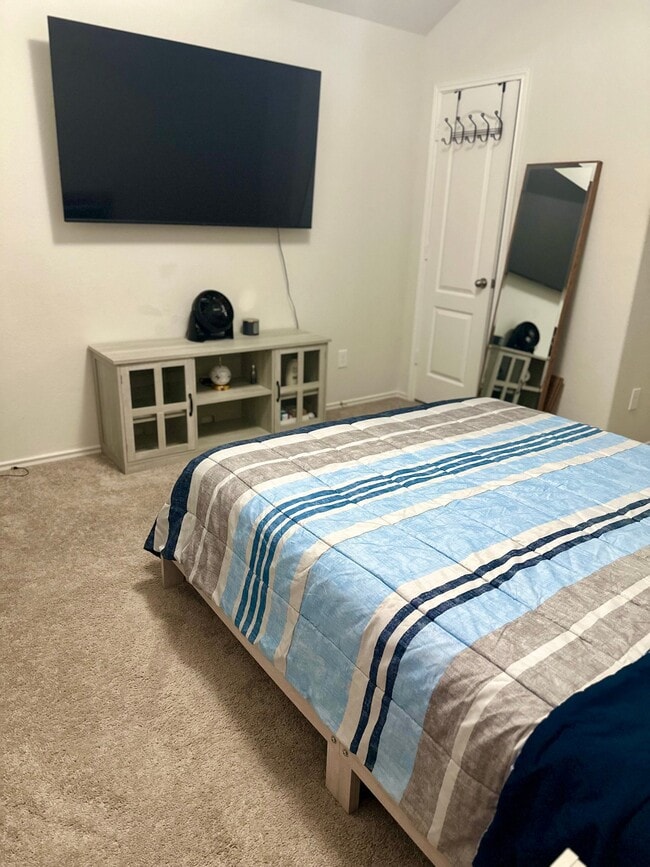 Photo - 1 Bollardpoint Ln