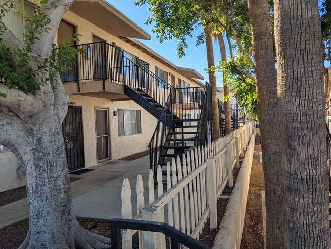 Pacifica Manor