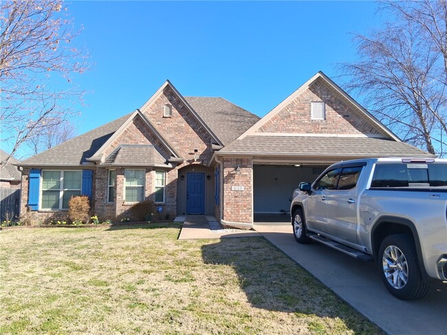 Building Photo - 3864 W Providence Dr