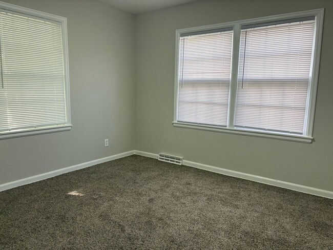 1053 N Terrace