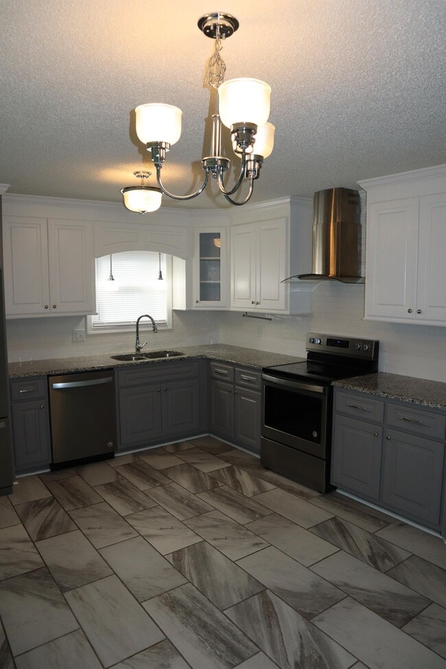 Photo - 105 Wildwood Dr
