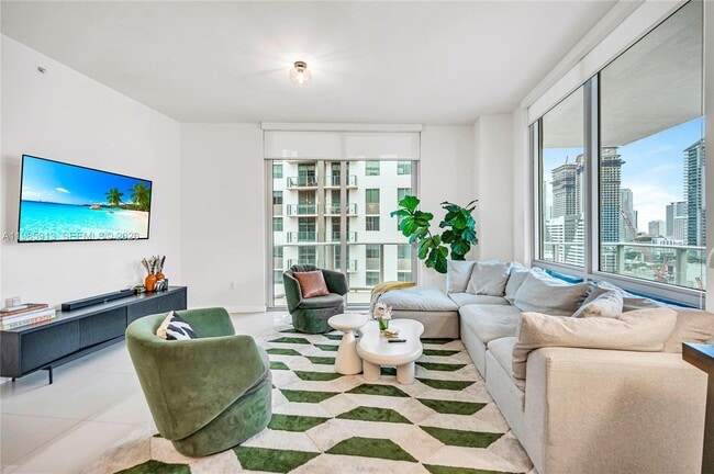 Building Photo - 1010 SW 2nd Ave Unit 2004