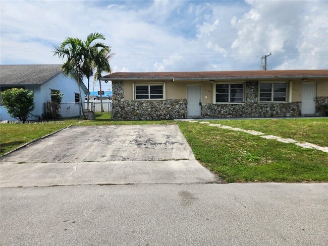 Photo - 1806 SW 97th Ave Apartamento Unidad 2