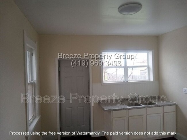 Photo - 332 Willard St