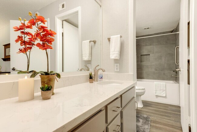 Photo - 2205 Spring Creek Dr Unit ID1054226P