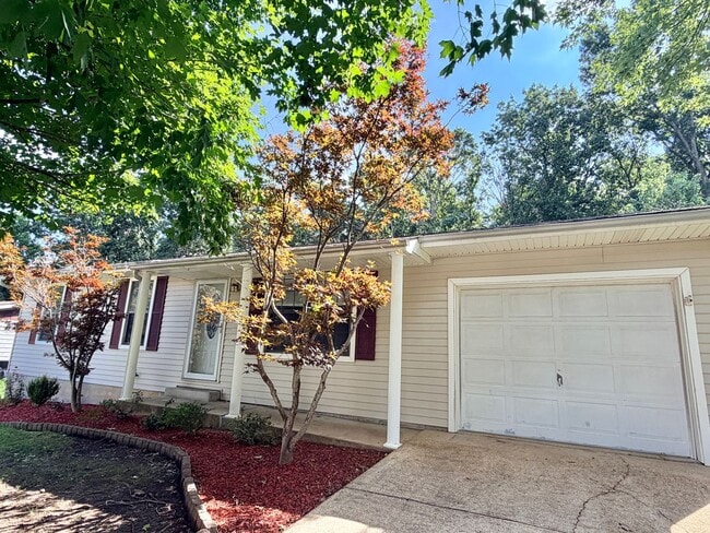 Building Photo - 2622 Camelot Ct