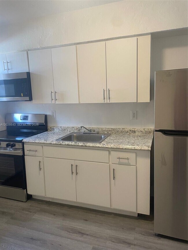 Photo - 1833 NW 41st St Unit 0